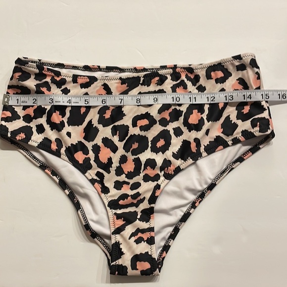 NEW beachsissi Mid / high rise bikini swim bottom leopard pattern size Large - Picture 7 of 8